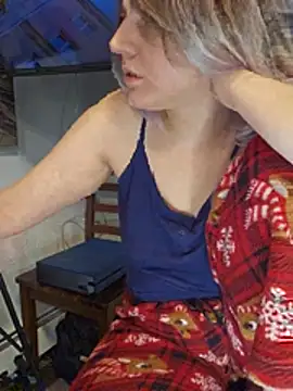 ScarletsWeb's Live XXX Chat