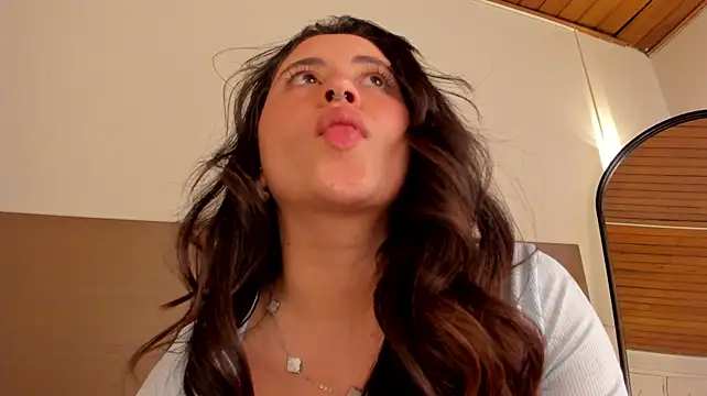 April_Lorens_'s Live XXX Chat
