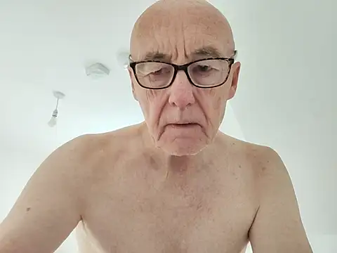 Show modela maturedevildaddy na web-kameri