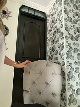 ValeriaHot69 Adlı Modelin Canlı XXX Sohbeti
