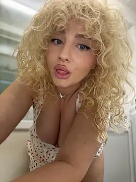 CurlyDaisy Live XXX Chat