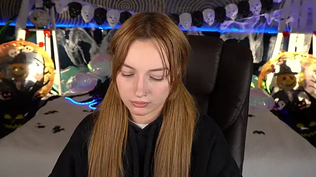 Živý XXX chat LizzaMoonn