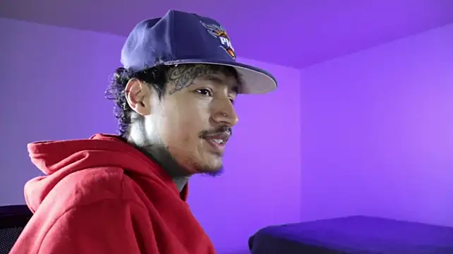 trieoneのライブXXXチャット