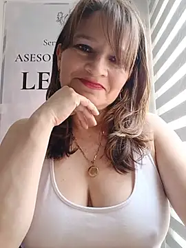 KAREN--03 live XXX chat
