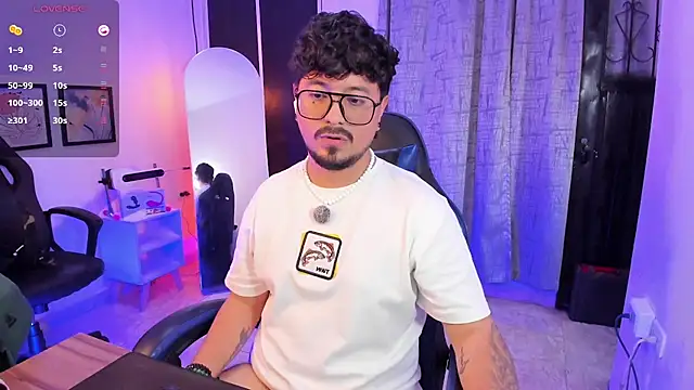 แชท XXX สดของ DaviidEvans_