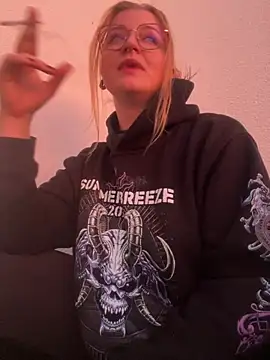 CherryyCheeks 现场XXX聊天