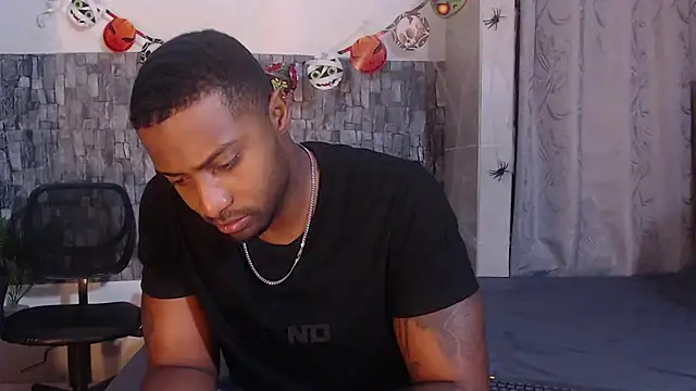 IsiahMaxwell 现场XXX聊天