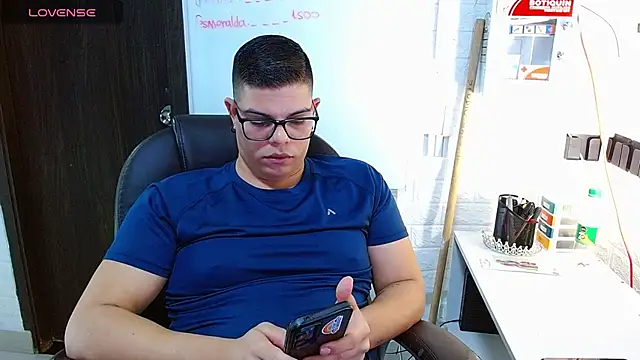 Realjoel01 লাইভ XXX চ্যাট