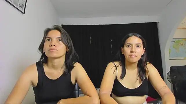Soffy_Emily_sleepers Webcam show