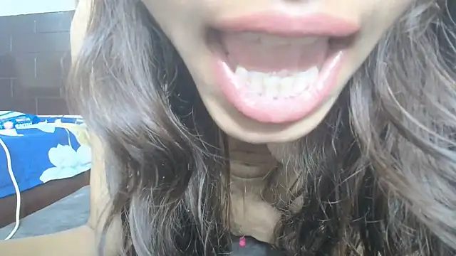 Strawberry_Creamm XXX чат на живо