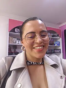 Chat XXX en directo de Luna_Rose1