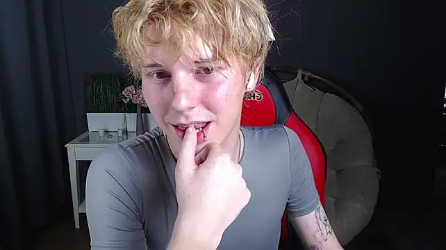 Онлайн чат XXX Benjamin_Brooke