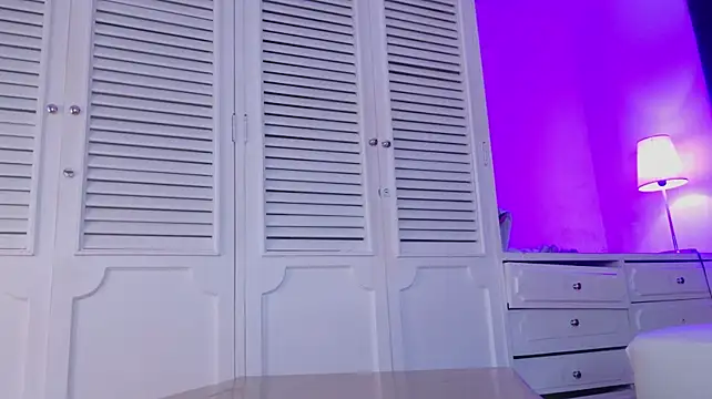צ'אט XXX בשידור חי של EmmaaCastro