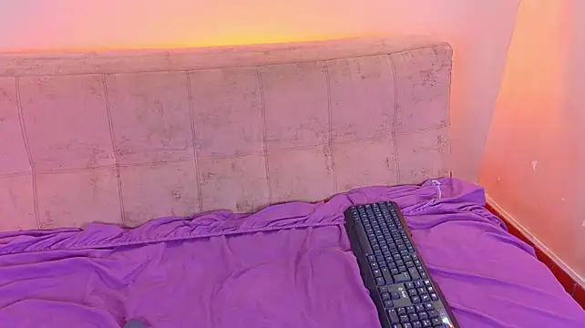 BELLA_TENTATION_CR's Live XXX Chat