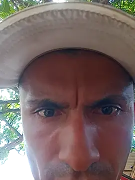 Leonardo2401's Live XXX Chat