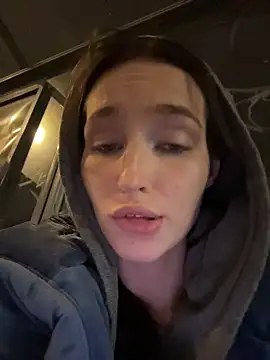 -missbehaving-'s Live XXX Chat
