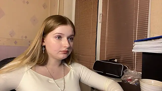 CatheyWood's Live XXX Chat