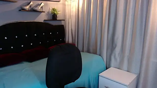 haku_nayro Adlı Modelin Canlı XXX Sohbeti