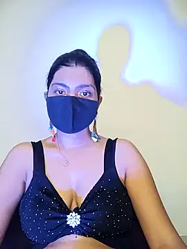 Онлайн чат XXX NaughtyNaina01