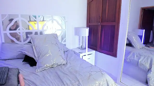 XXX chat uživo modela AriellePerla