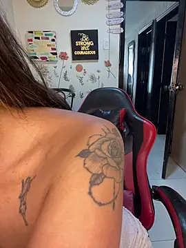 Chat +18 de Liamiler01_ ao vivo