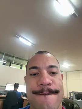 XXX chat uživo modela JUDSONMUFAZA
