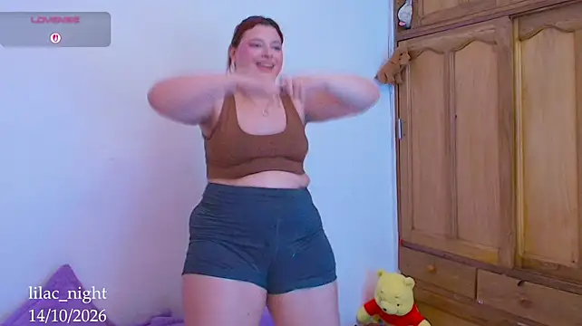 lilac_night33's Webcam Show
