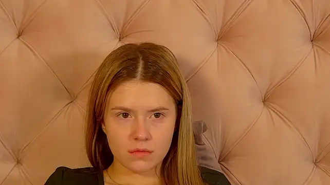 Chat +18 de MilanaBalmain ao vivo