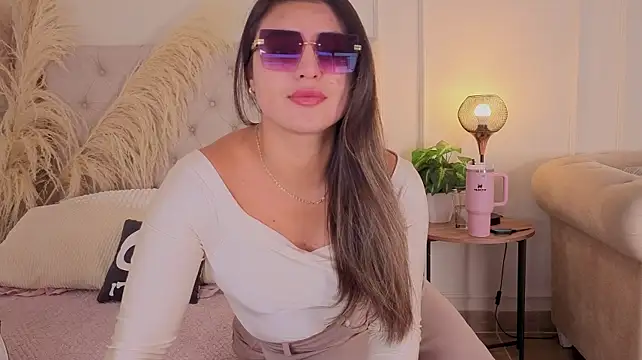 צ'אט XXX בשידור חי של katt_souza1