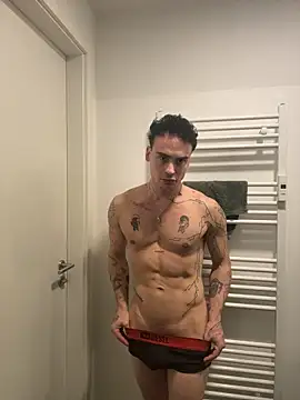 Chatroom XXX en direct de _giustarboy_
