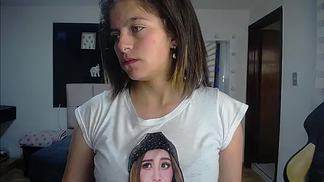Saray_dreams Adlı Modelin Canlı XXX Sohbeti