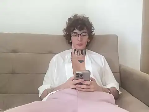 hakuiyami élő XXX-chatje