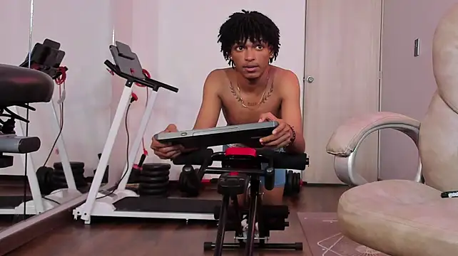 Raymond_steel Live XXX-chat