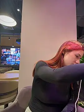 Chat +18 de SaintMaya ao vivo