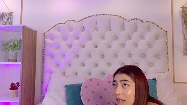 AriaStonne's Live XXX Chat