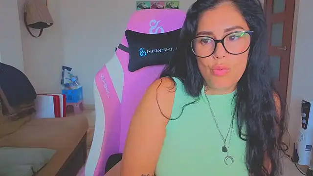 tatii222's Live XXX Chat