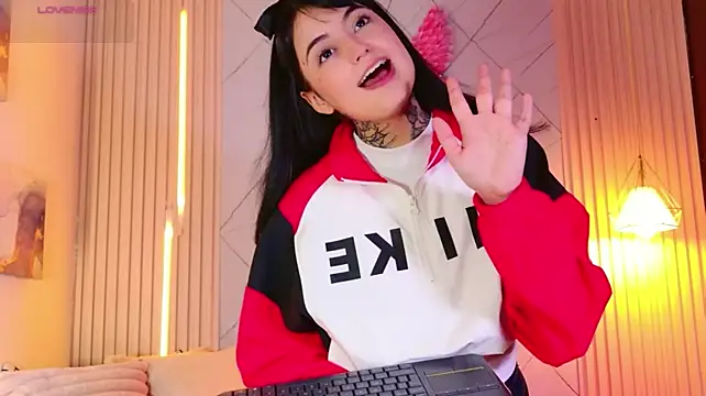 Lilith_Ink99 লাইভ XXX চ্যাট