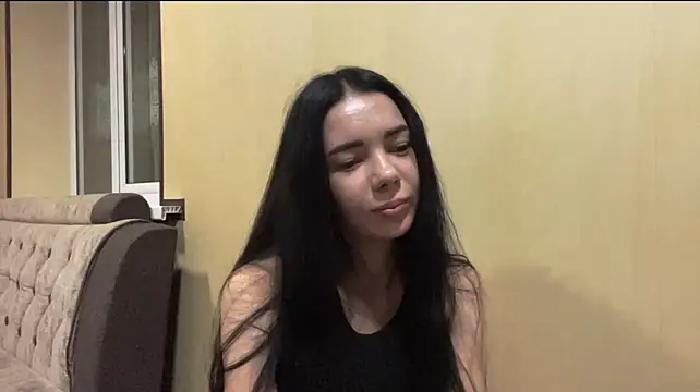 HazelRhoten's Live XXX Chat