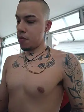 AlphaMasterXxx Chat XXX in diretta