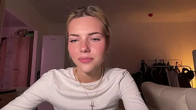 ChristelDuncombe's Live XXX Chat