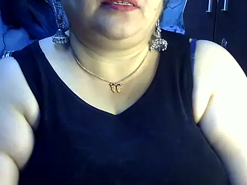 Soniya_Sha Adlı Modelin Canlı XXX Sohbeti
