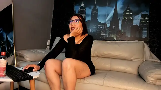 AntonellaRoox Chat XXX in diretta