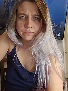 XXX chat uživo modela ScarletsWeb