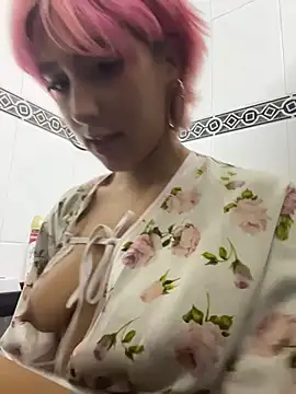 Chat XXX en directo de LiliSakuraXXX