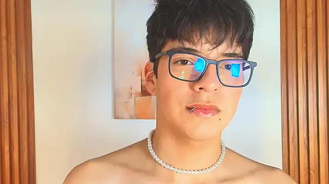 Czat XXX na żywo – Milo_Wolff