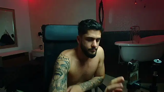 TroyWadee's Live XXX Chat