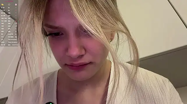 دردشة Carolini_i الجنسية المباشرة