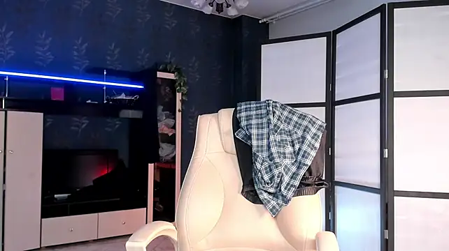 Lucky_Milf's Live XXX Chat