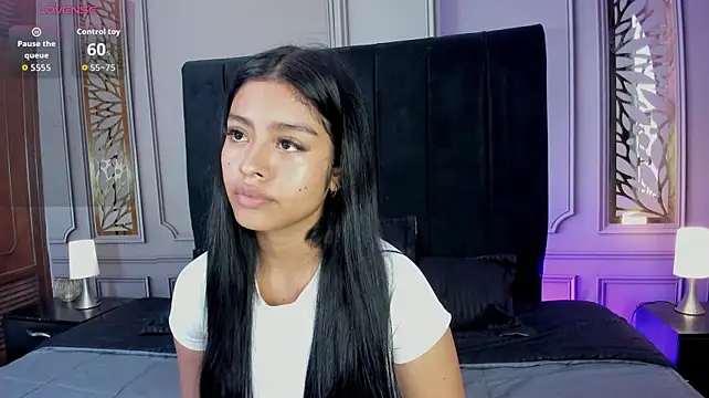 Chat XXX en directo de The_jazmin_doll