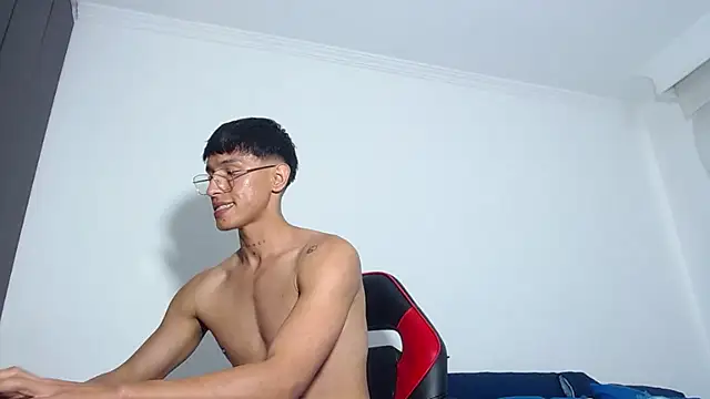 rowanbig Adlı Modelin Canlı XXX Sohbeti